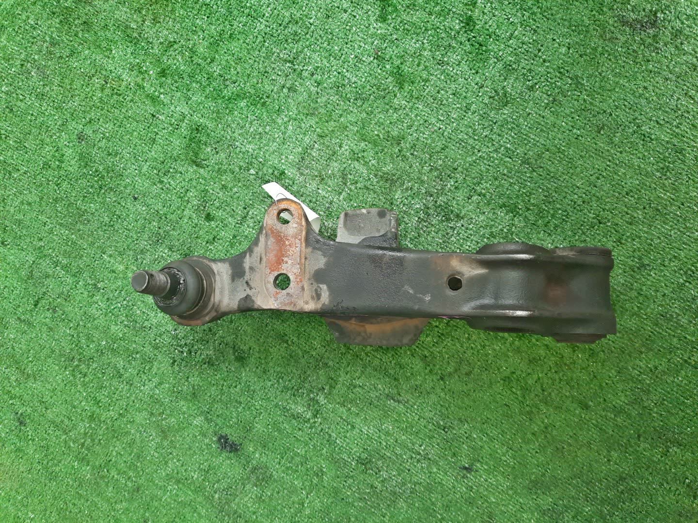 Рычаг правый передний NISSAN ATLAS AKR71 4HG1 1 ракурс