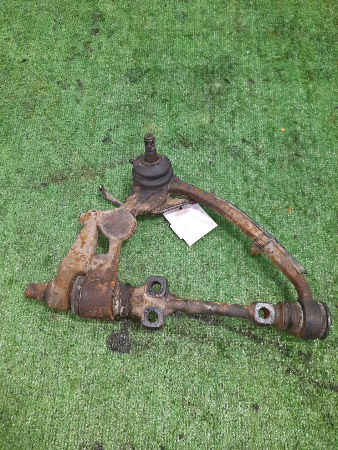 Рычаг правый передний TOYOTA GRANVIA, GRAND HIACE, HIACE, HIACE REGIUS VCH16W, KCH16W, LH117G, LH188K, LH129V, KZH138V, KZH106G, LH107G, LH119V, KZH120G, LH95, KZH116G, KZH126G, LH178V, LH109, LH108, LH118V, LH168V, KCH46G, RCH47W, LXH49V, KCH46W 5VZ