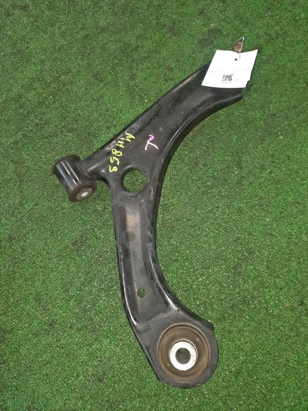 Рычаг правый передний SUZUKI WAGON R MH85S R06D 1 ракурс