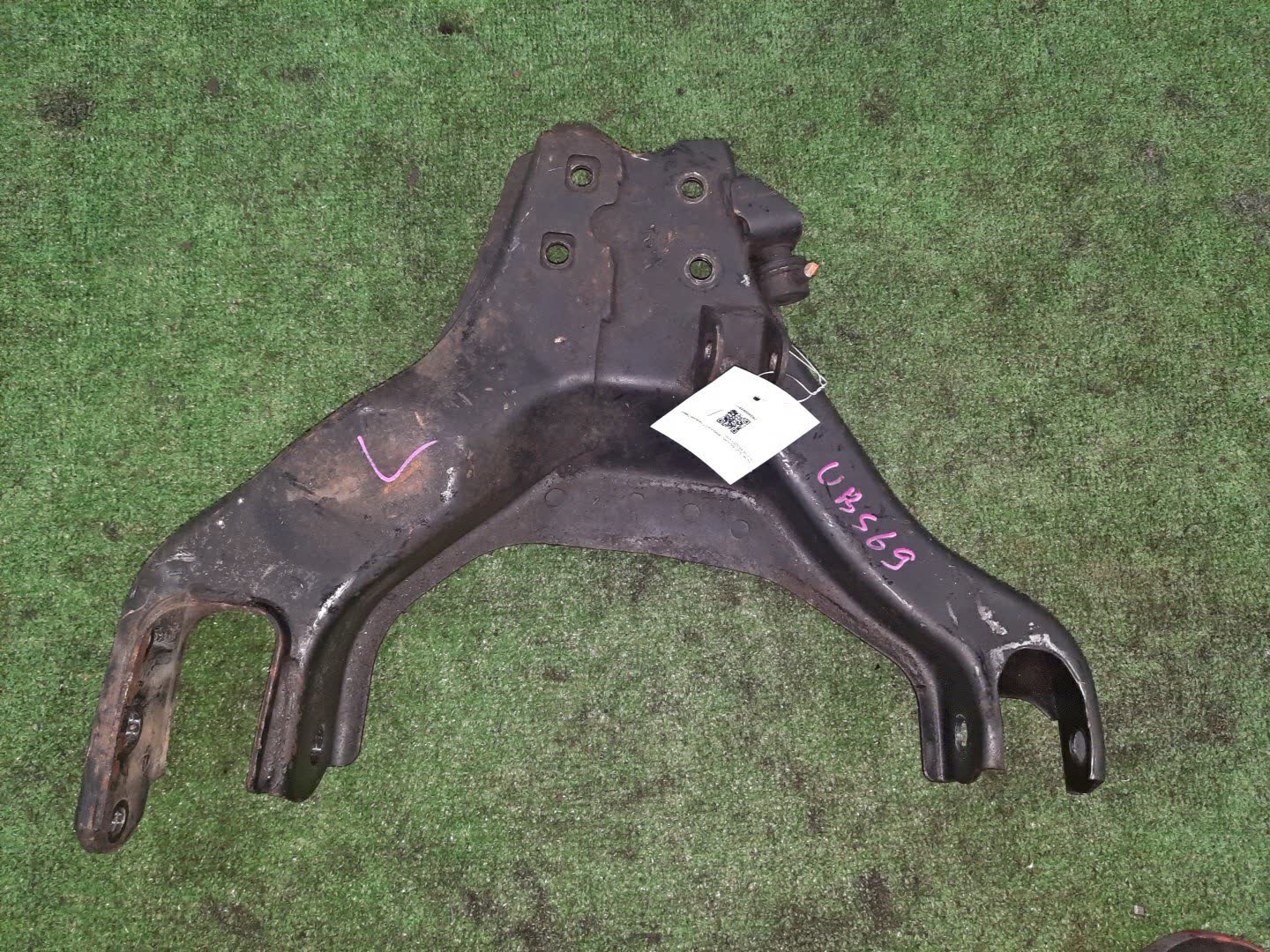 Рычаг левый передний ISUZU BIGHORN UBS69GW 4JG2-T 1 ракурс