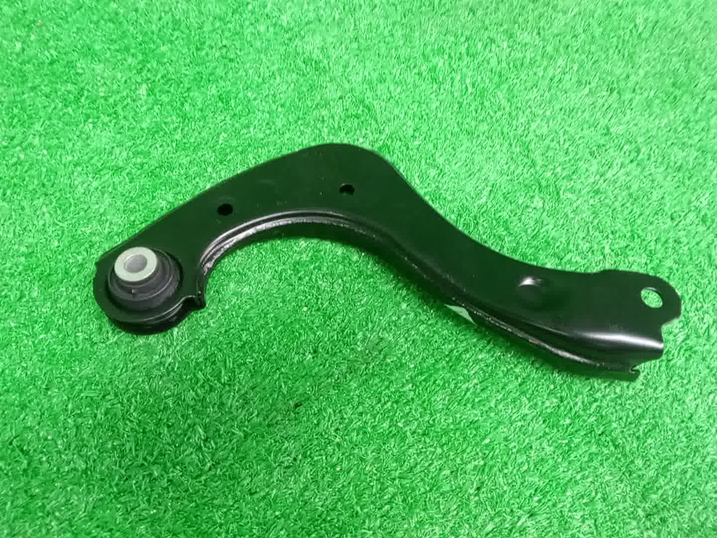 Рычаг левый задний TOYOTA CAMRY AXVH70 A25A-FXS 48790-33020 3 ракурс