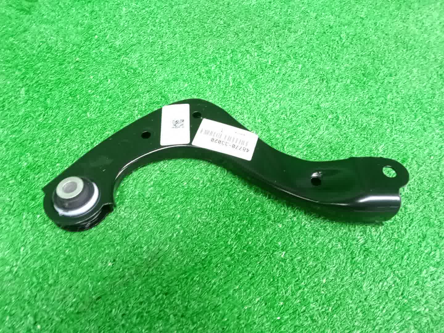 Рычаг правый задний TOYOTA CAMRY AXVH70 A25A-FXS 48770-33020 1 ракурс Рычаг правый задний TOYOTA CAMRY AXVH70 A25A-FXS 48770-33020 1 ракурс