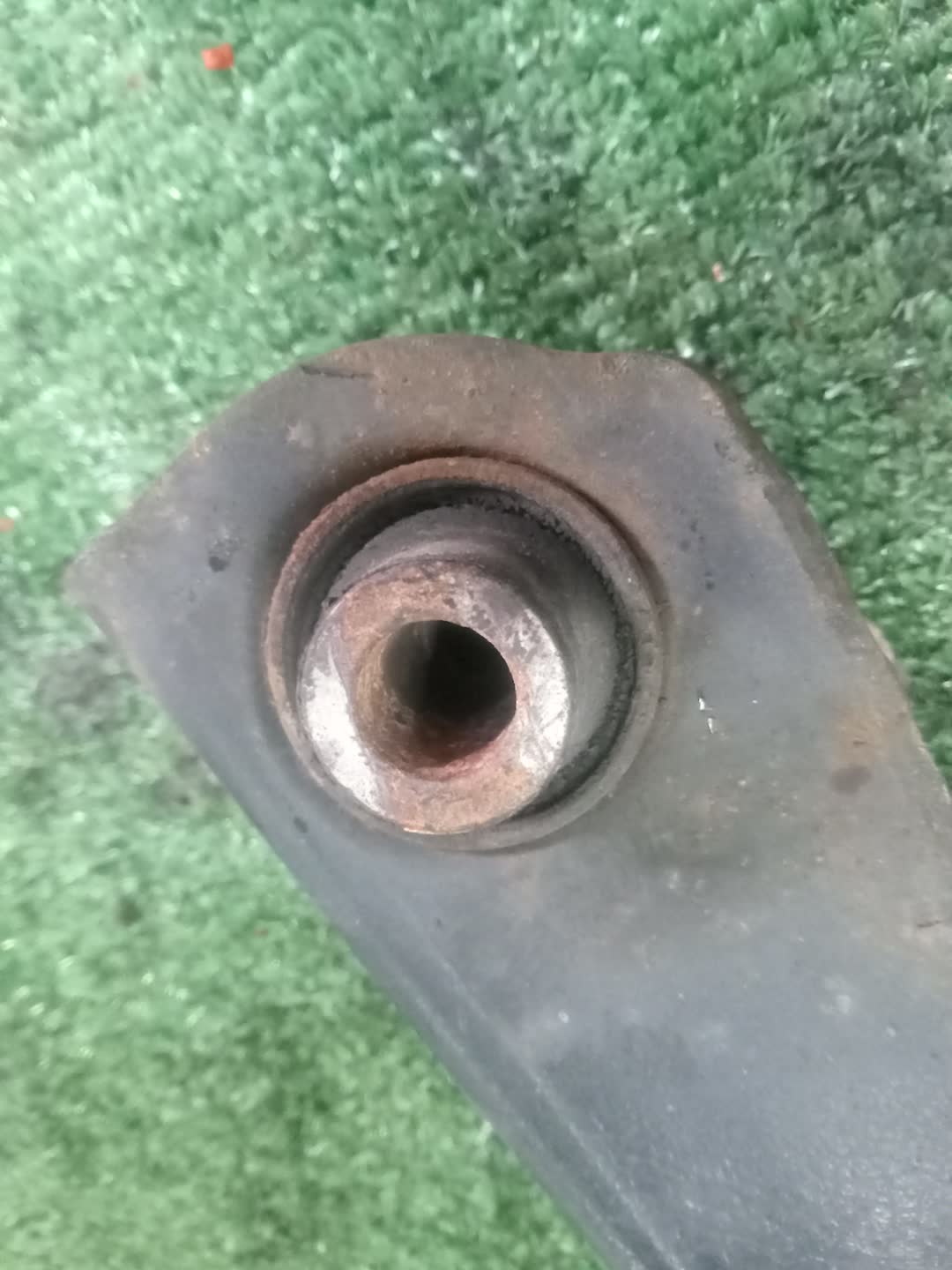 Рычаг правый задний MITSUBISHI GALANT, LEGNUM EA1A, EA7A, EC1A, EC7A, EC3A, EC5A, EA3A, EC1W, EC5W, EA1W, EA3W, EA4W, EC3W, EC4W, EC7W, EA5W, EA7W 4G94 3 ракурс