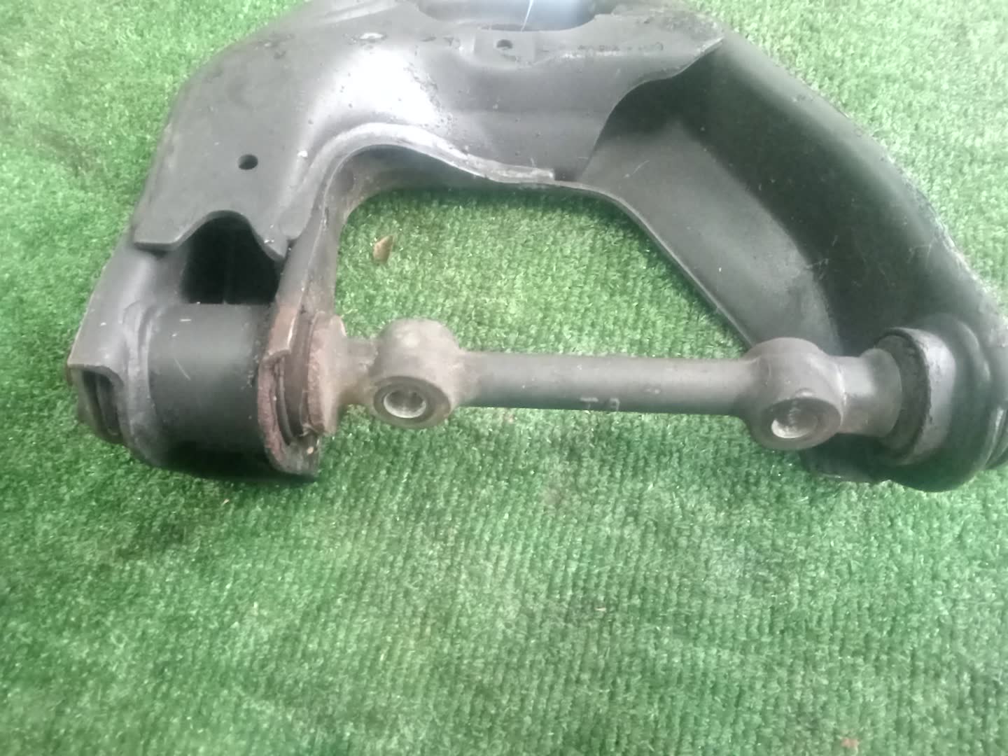 Рычаг правый передний MAZDA BONGO SE58T D5 2 ракурс