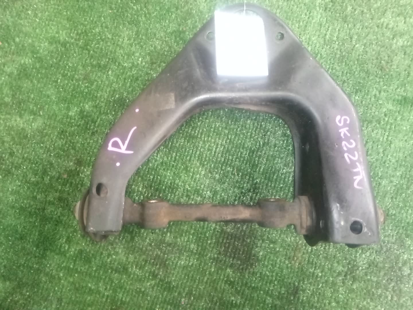 Рычаг правый передний MAZDA BONGO SK22T R2 1 ракурс