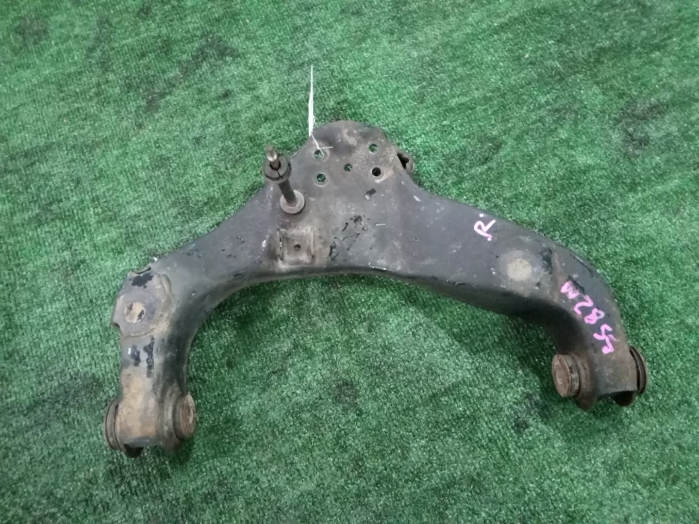 Рычаг правый передний MAZDA BONGO SS88M F8 1 ракурс