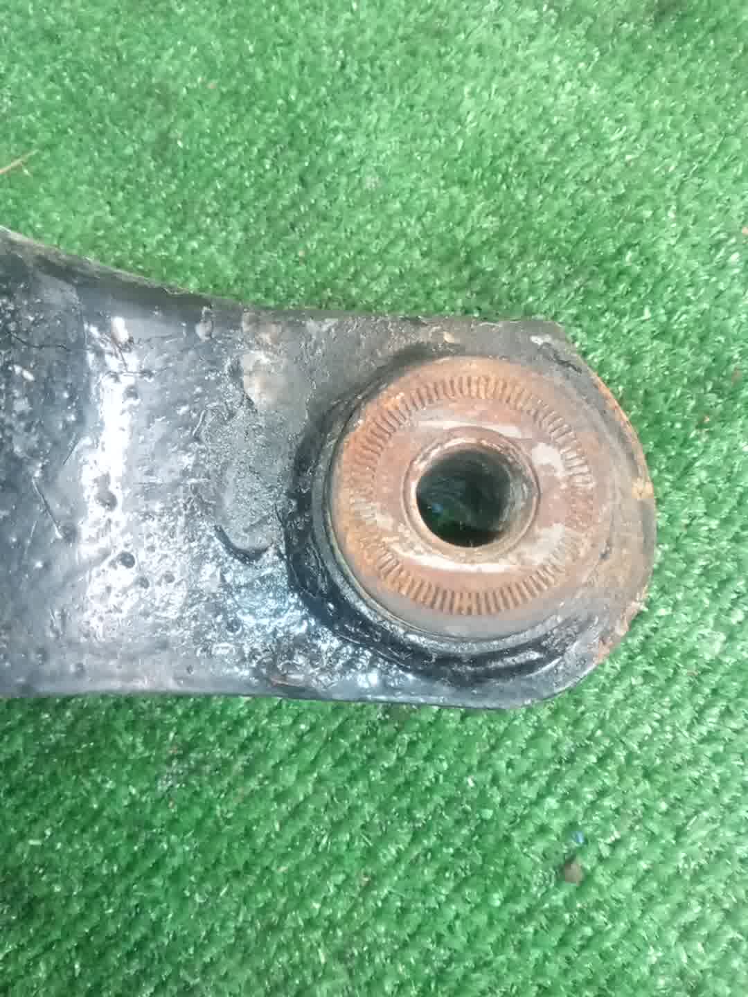 Рычаг правый передний NISSAN VANETTE SK82MN F8 3 ракурс