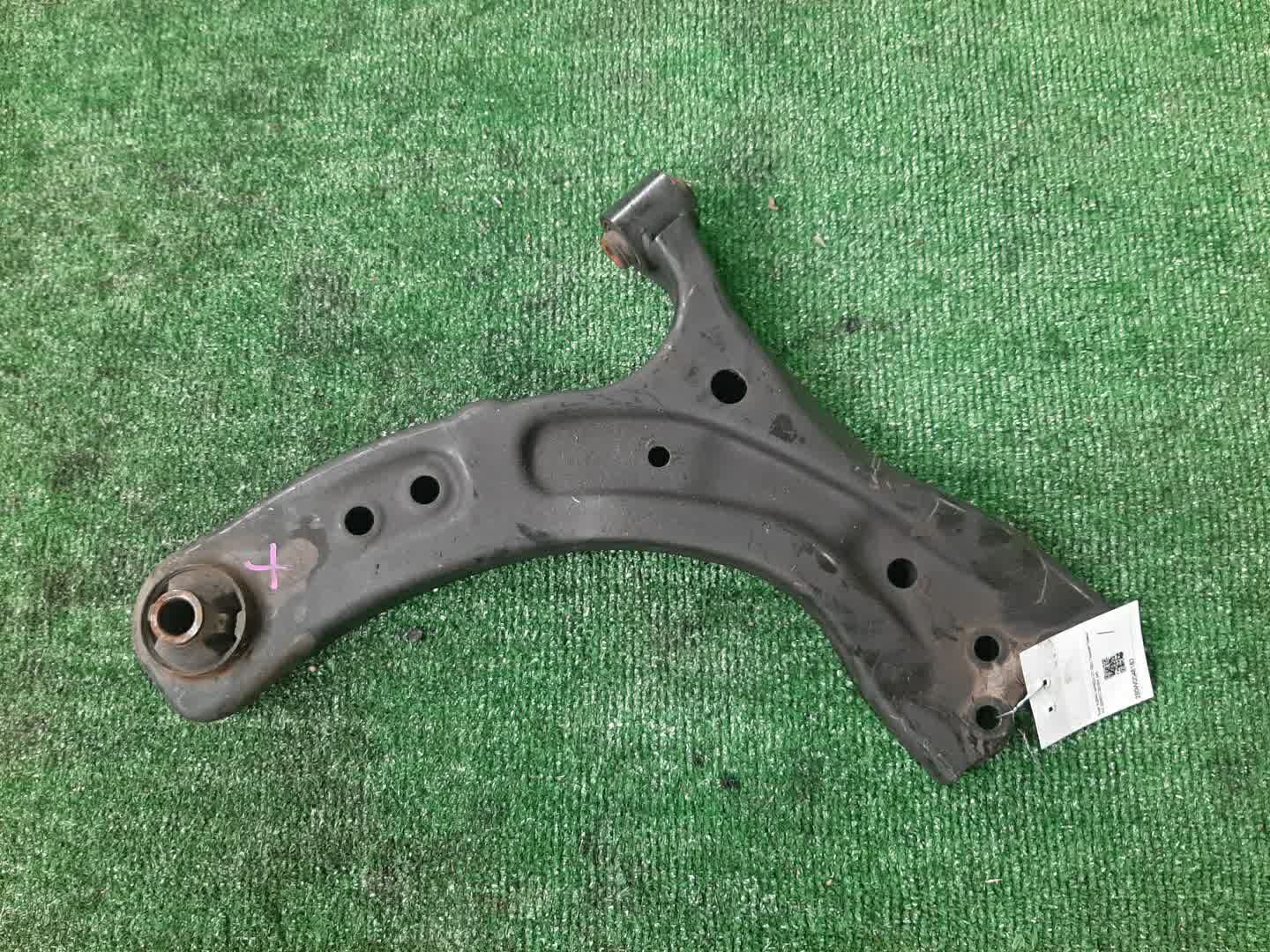 Рычаг правый передний SUBARU IMPREZA GK6, GK7, GK3, GK2, GT3, GT2, GT6, GT7 FB20 1 ракурс