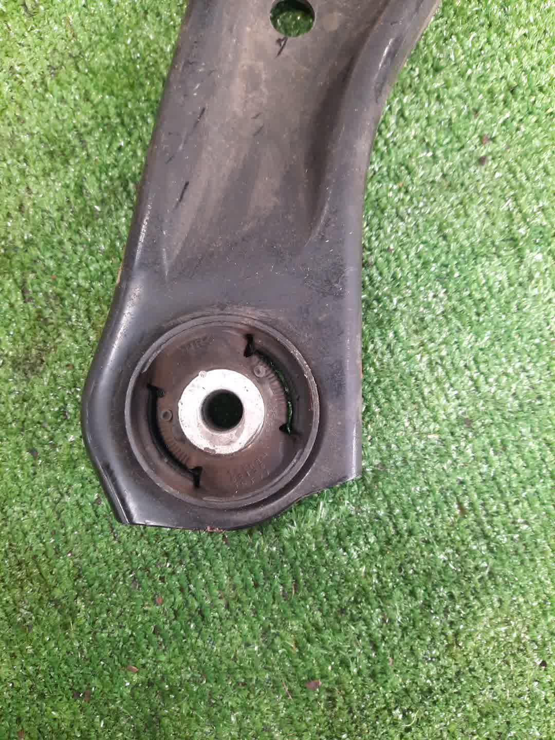 Рычаг правый передний TOYOTA AQUA MXPK11 M15A-FXE 2 ракурс Рычаг правый передний TOYOTA AQUA MXPK11 M15A-FXE 2 ракурс