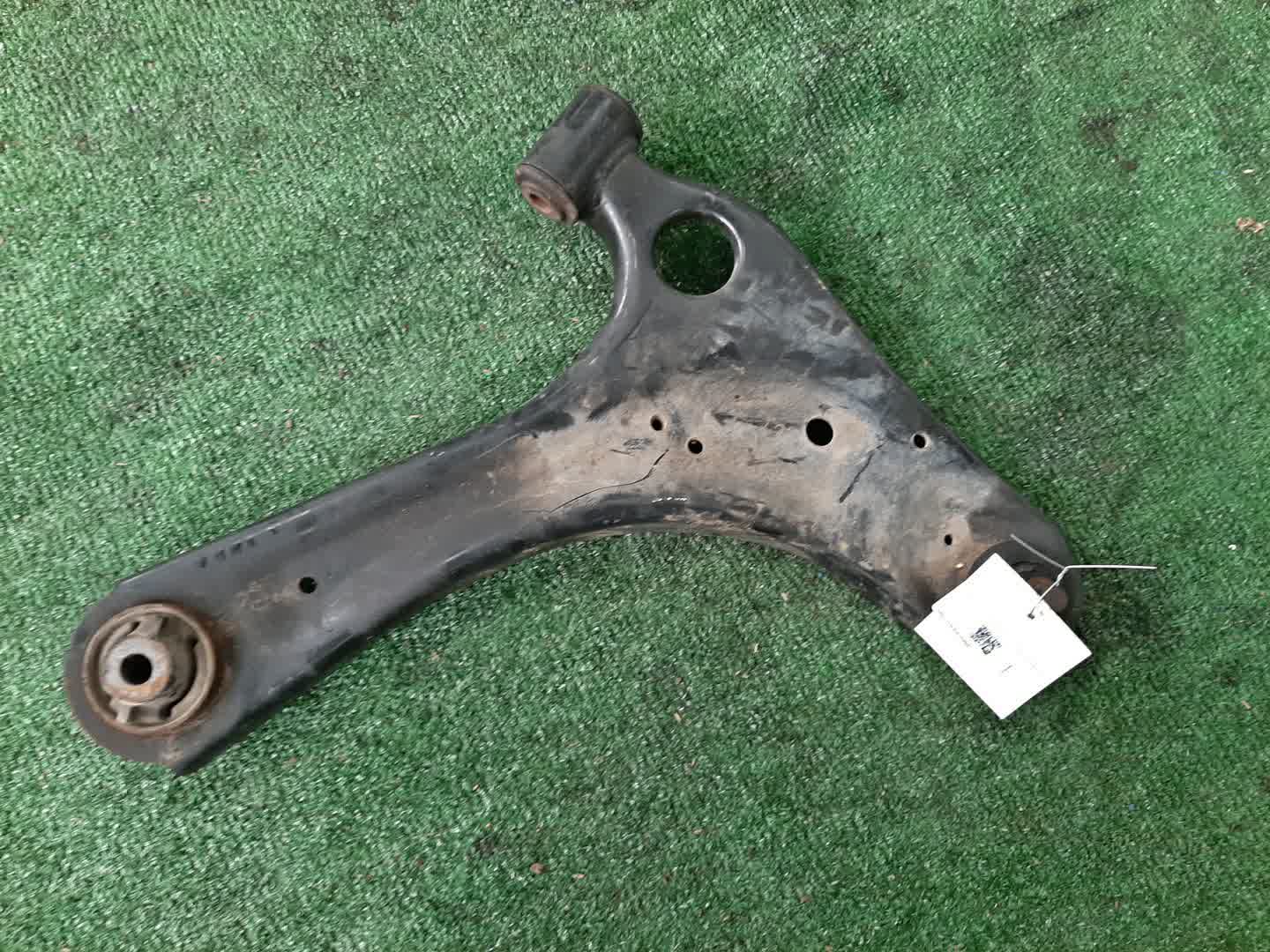Рычаг правый передний DAIHATSU HIJET TRUCK, PIXIS TRUCK, SAMBAR TRUCK S510P, S510U, S510J KF 1 ракурс