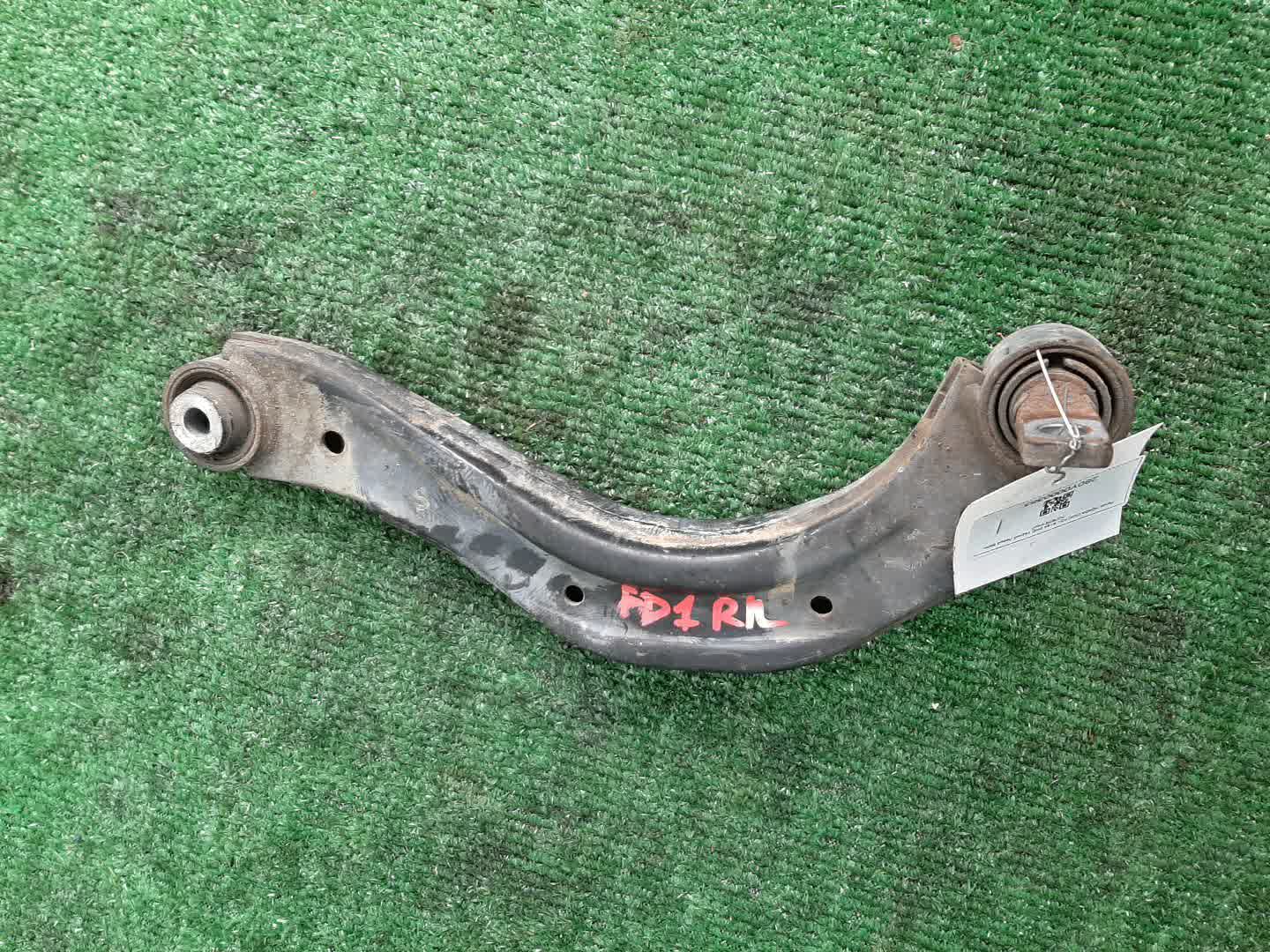 Рычаг левый задний HONDA CIVIC FD1 R18A 1 ракурс