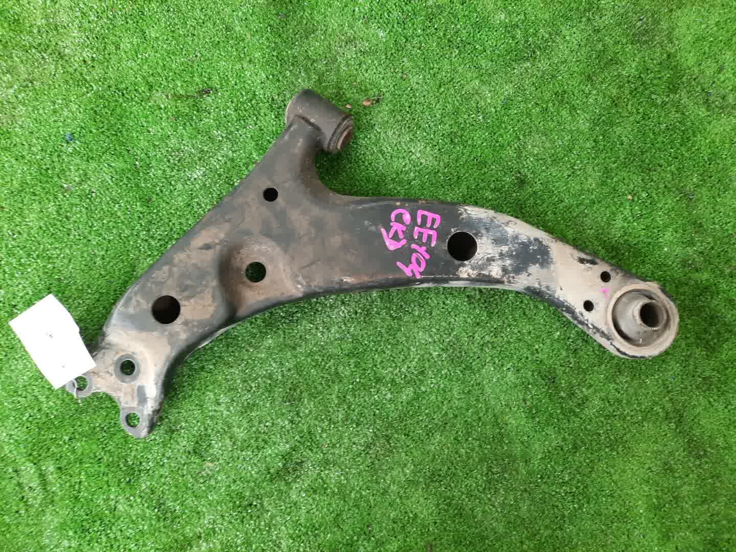 Рычаг левый передний TOYOTA COROLLA EE104 5E-FE 1 ракурс