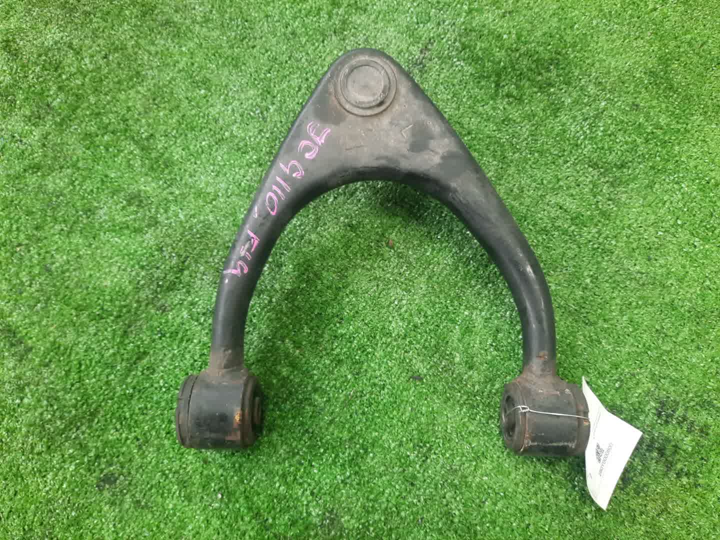 Рычаг левый передний TOYOTA PROGRES JCG10 1JZ-GE 1 ракурс