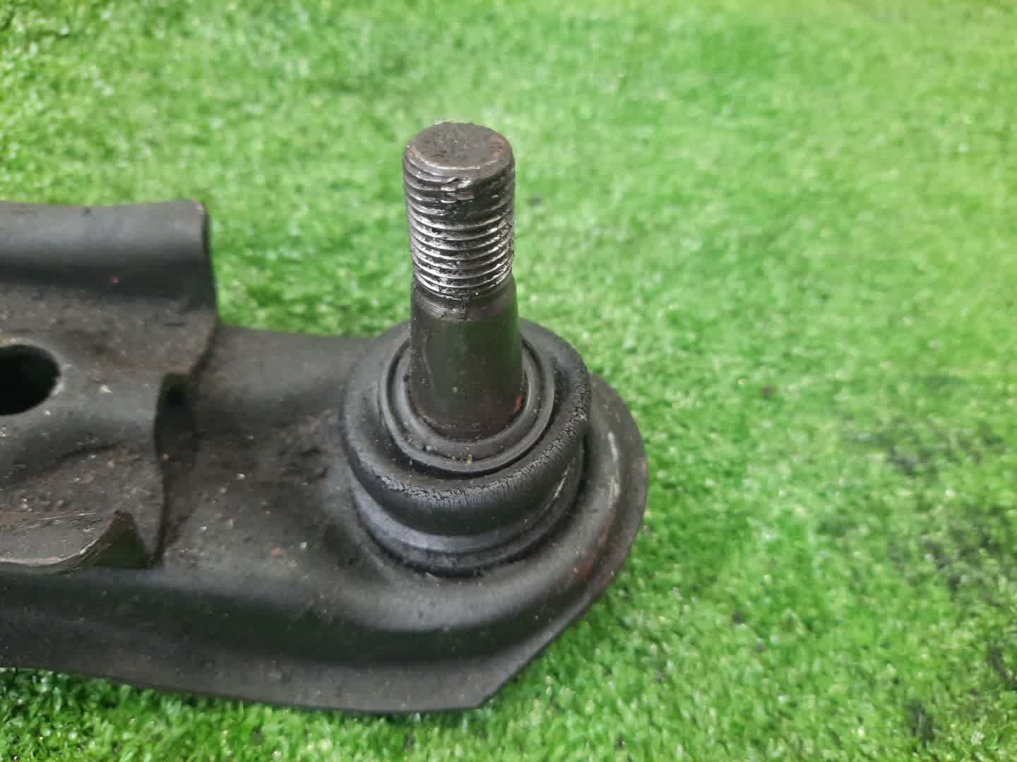 Рычаг правый передний NISSAN PULSAR N15 GA15DE 2 ракурс