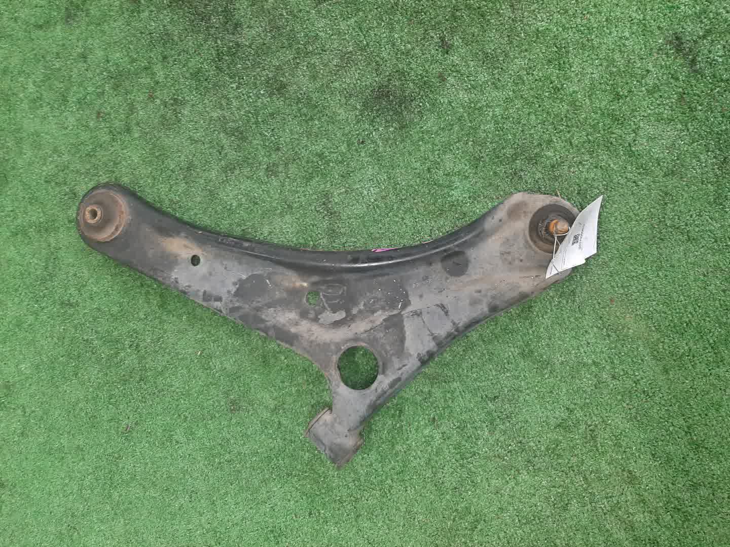 Рычаг правый передний SUZUKI CARRY TRUCK DA16T R06A 1 ракурс Рычаг правый передний SUZUKI CARRY TRUCK DA16T R06A 1 ракурс