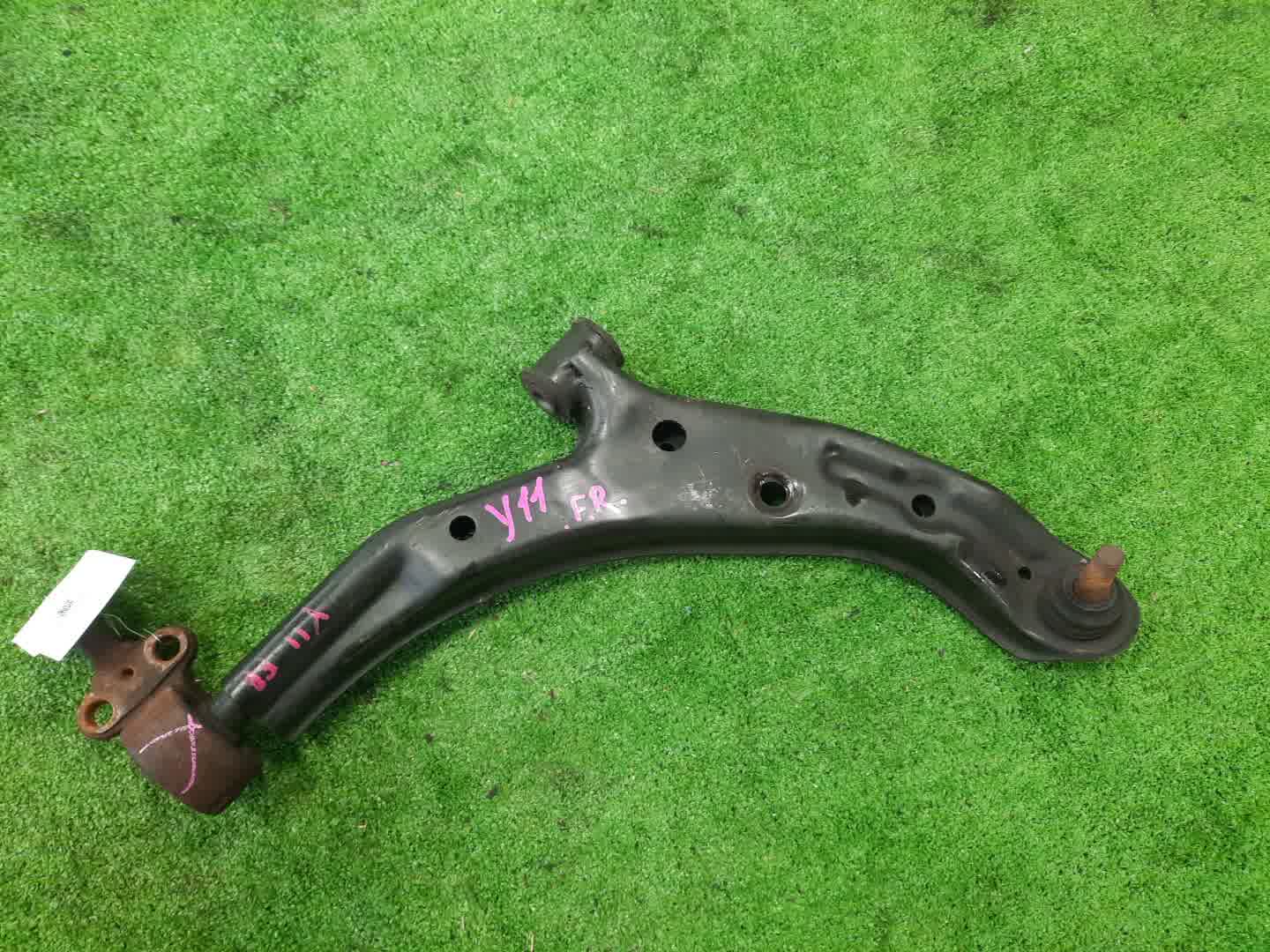 Рычаг правый передний NISSAN AD, SUNNY, WINGROAD, BLUEBIRD SYLPHY Y11, VFY11, VY11, VHNY11, VENY11, VEY11, B15, FB15, FNB15, QB15, SB15, WFY11, WHNY11, WPY11, WHY11, G10, QG10, FG10, TG10, QNG10 QG13DE, QG15DE, YD22DD, QG18DE, QG18DD, SR16VE, SR20DE,