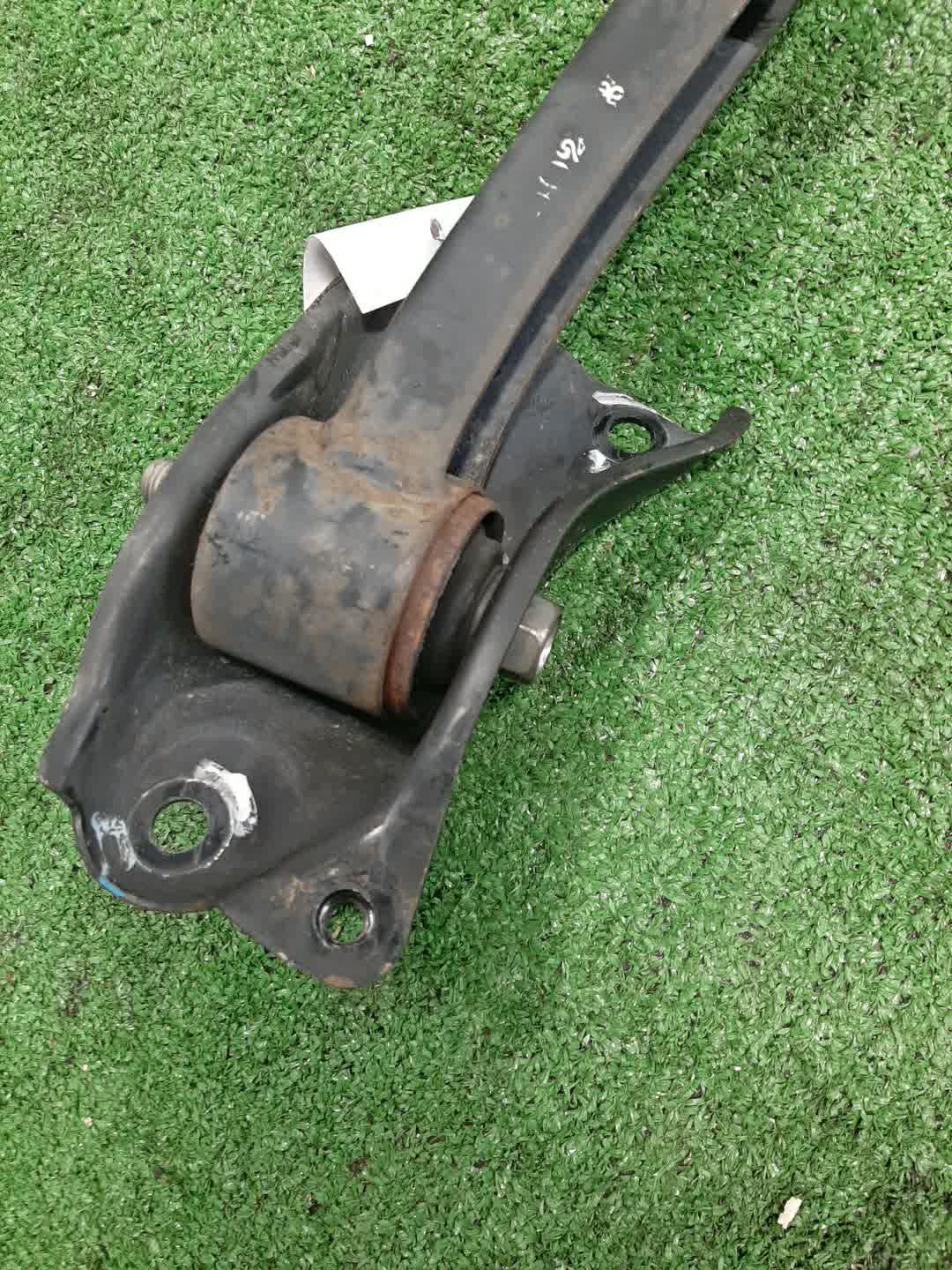 Рычаг левый задний SUBARU PLEO RV2 EN07 2 ракурс