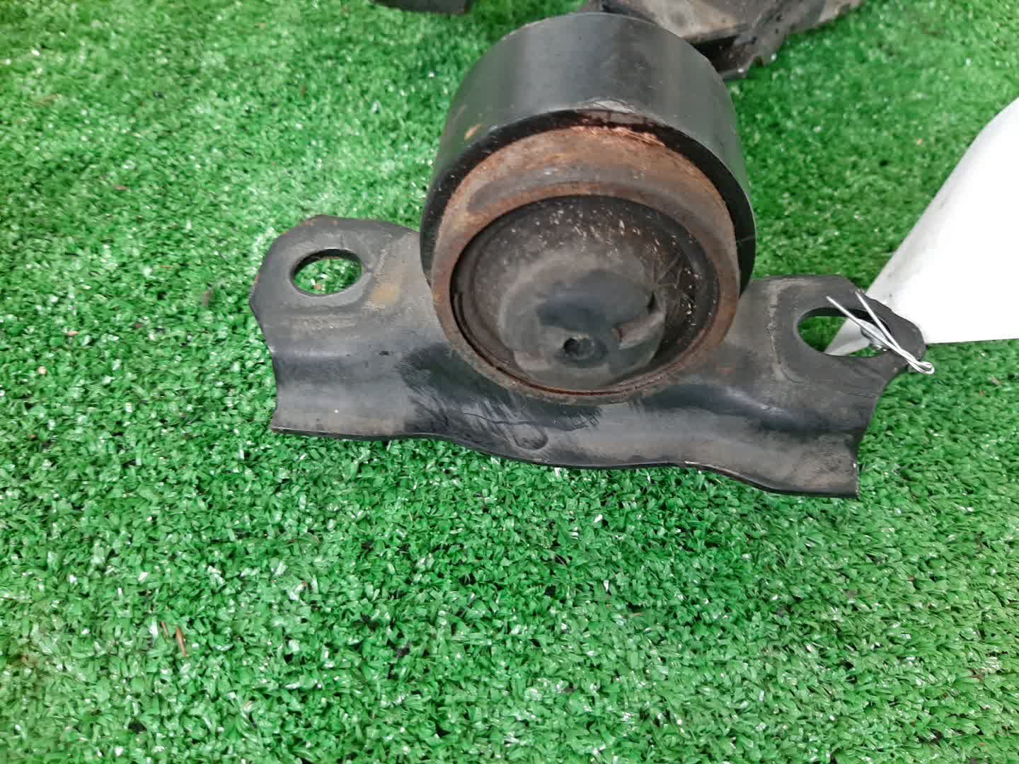 Рычаг правый передний NISSAN BLUEBIRD, PRIMERA SU14, QU14, HU14, EU14, P11, WP11, QP11, HP11, WQP11, WHP11 CD20E, QG18DE, QG18DD, SR20DE, SR20VE, SR18DE 3 ракурс