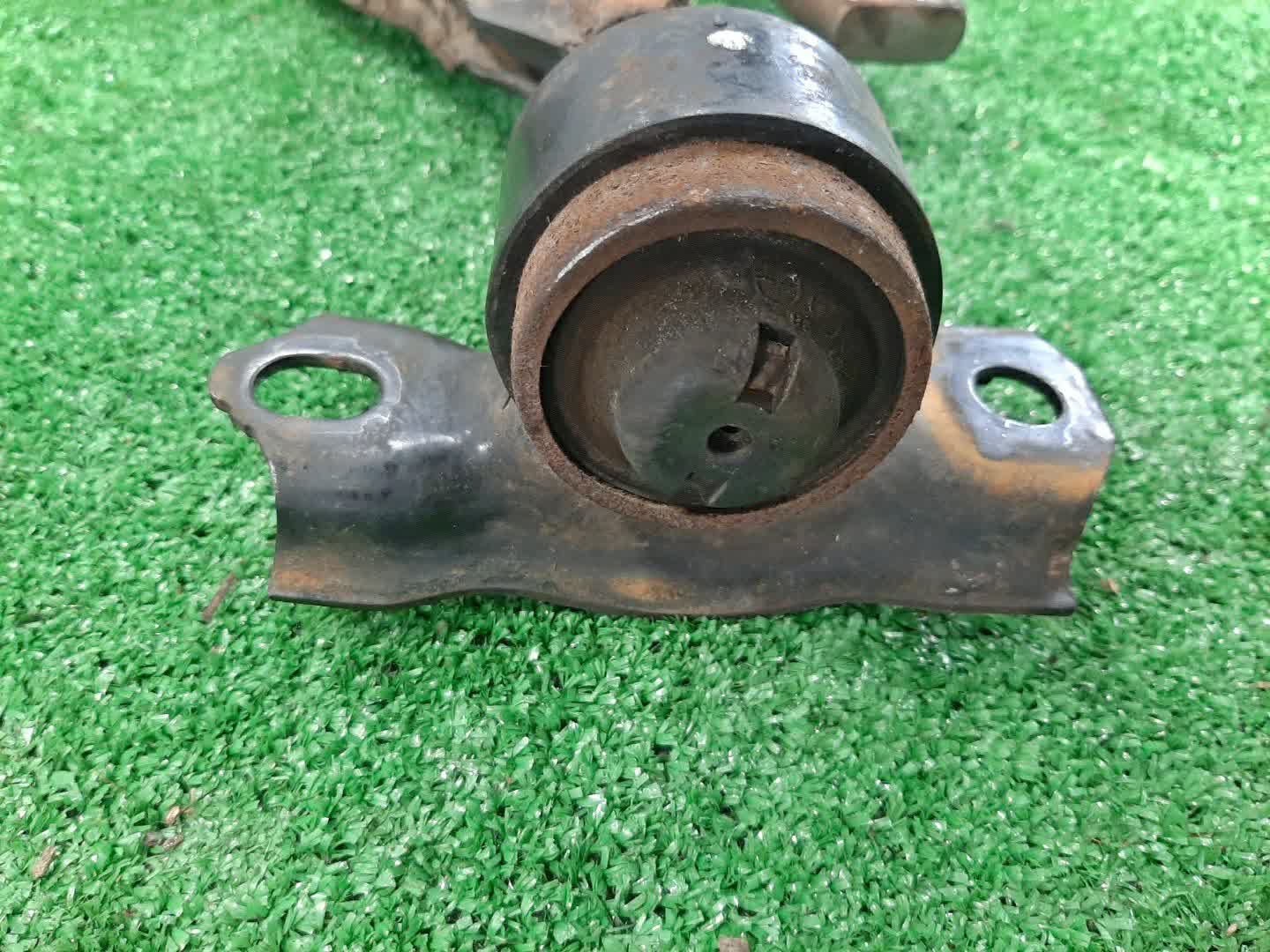 Рычаг левый передний NISSAN BLUEBIRD, PRIMERA SU14, QU14, HU14, EU14, P11, WP11, QP11, HP11, WQP11, WHP11 CD20E, QG18DE, QG18DD, SR20DE, SR20VE, SR18DE 3 ракурс