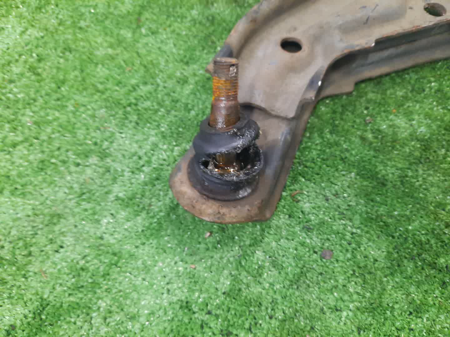 Рычаг левый передний NISSAN BLUEBIRD, PRIMERA SU14, QU14, HU14, EU14, P11, WP11, QP11, HP11, WQP11, WHP11 CD20E, QG18DE, QG18DD, SR20DE, SR20VE, SR18DE 3 ракурс