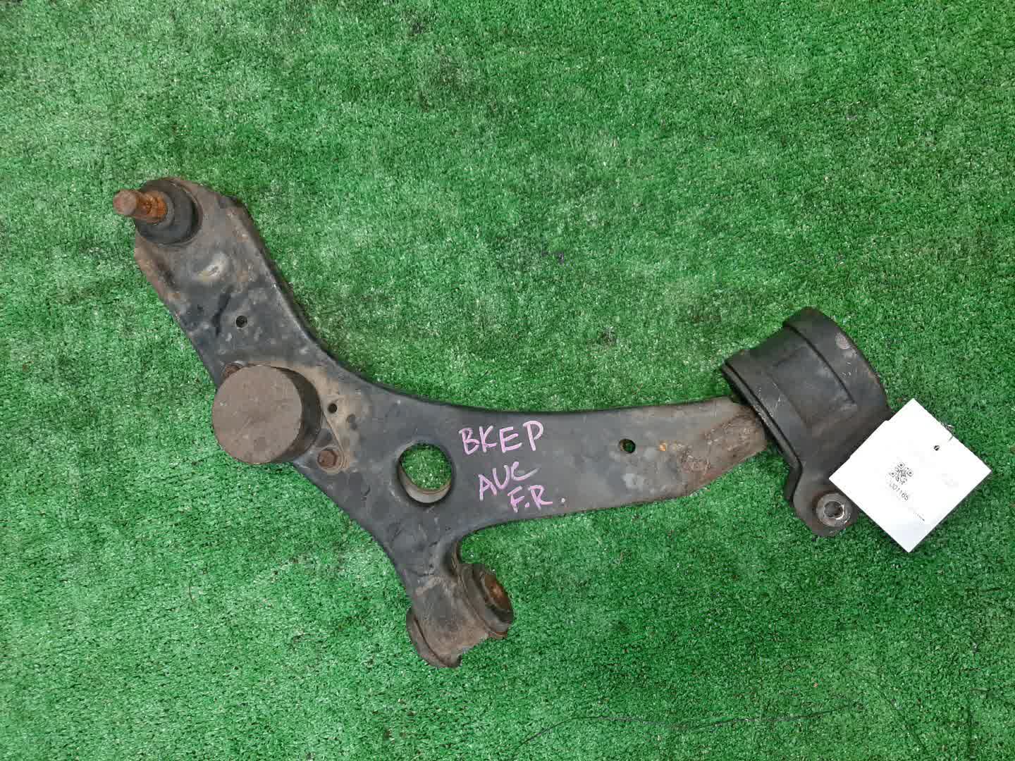 Рычаг правый передний MAZDA AXELA BKEP LF-VE 1 ракурс