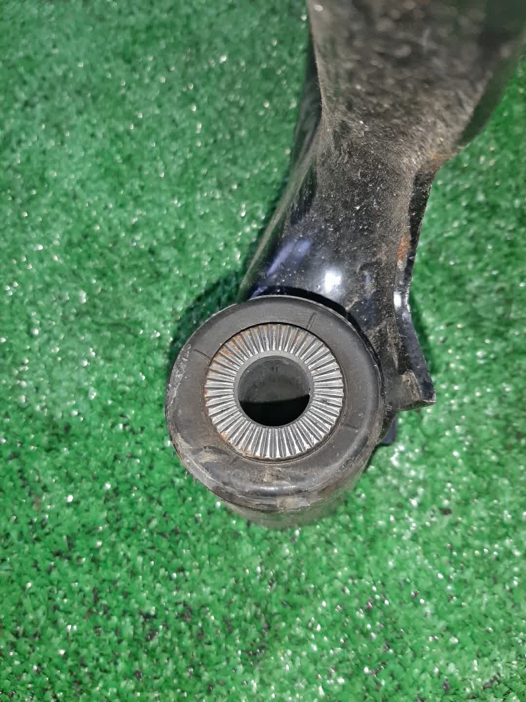 Рычаг правый передний TOYOTA AQUA MXPK11 M15A-FXE 2 ракурс Рычаг правый передний TOYOTA AQUA MXPK11 M15A-FXE 2 ракурс