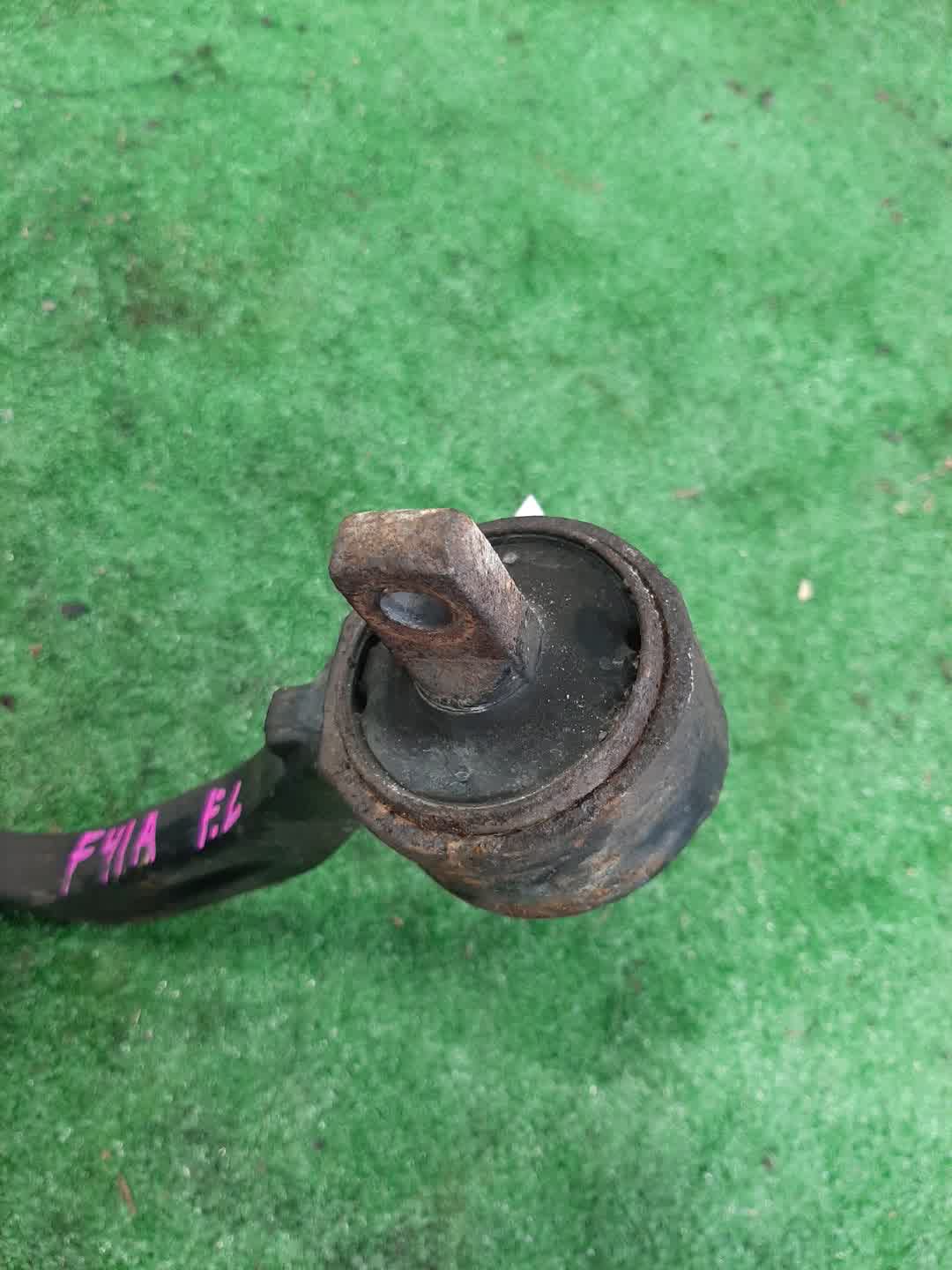 Рычаг левый передний MITSUBISHI DIAMANTE F36W, F36A, F31A, F34A, F46A, F41A, F47A 6G72, 6G73, 6A13 3 ракурс
