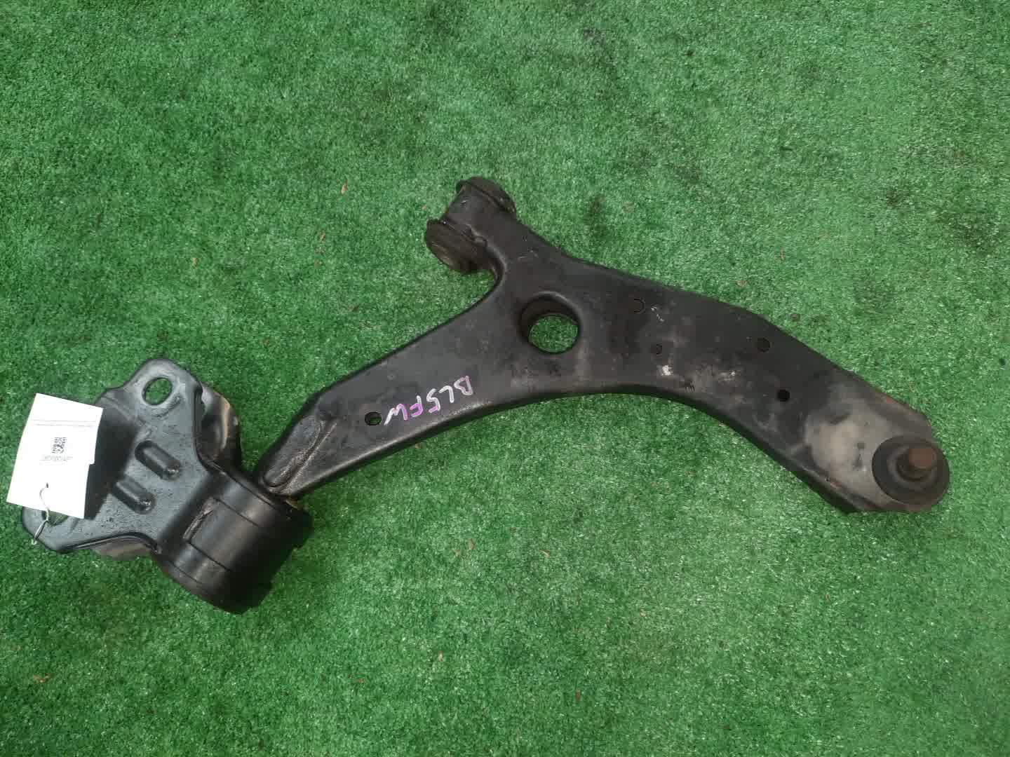 Рычаг правый передний MAZDA AXELA, MAZDA 3, 3 BL6FJ, BLEFW, BL5FP, BLEAP, BLEFP, BLFFP, BL3FW, BL5FW, BLEAW, BLFFW, BL ZY-VE 1 ракурс