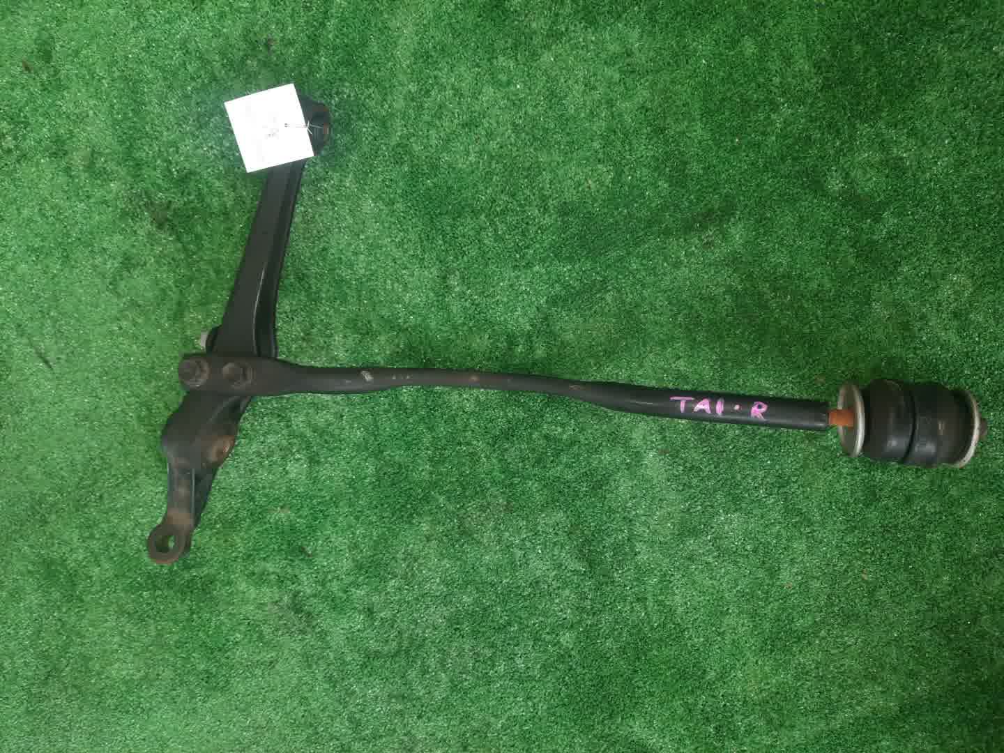 Рычаг правый передний HONDA AVANCIER TA1 F23A 3 ракурс