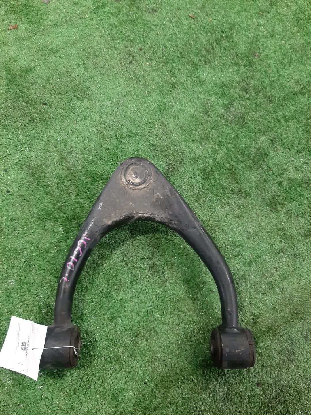 Рычаг левый передний TOYOTA PROGRES JCG10 1JZ-GE 1 ракурс