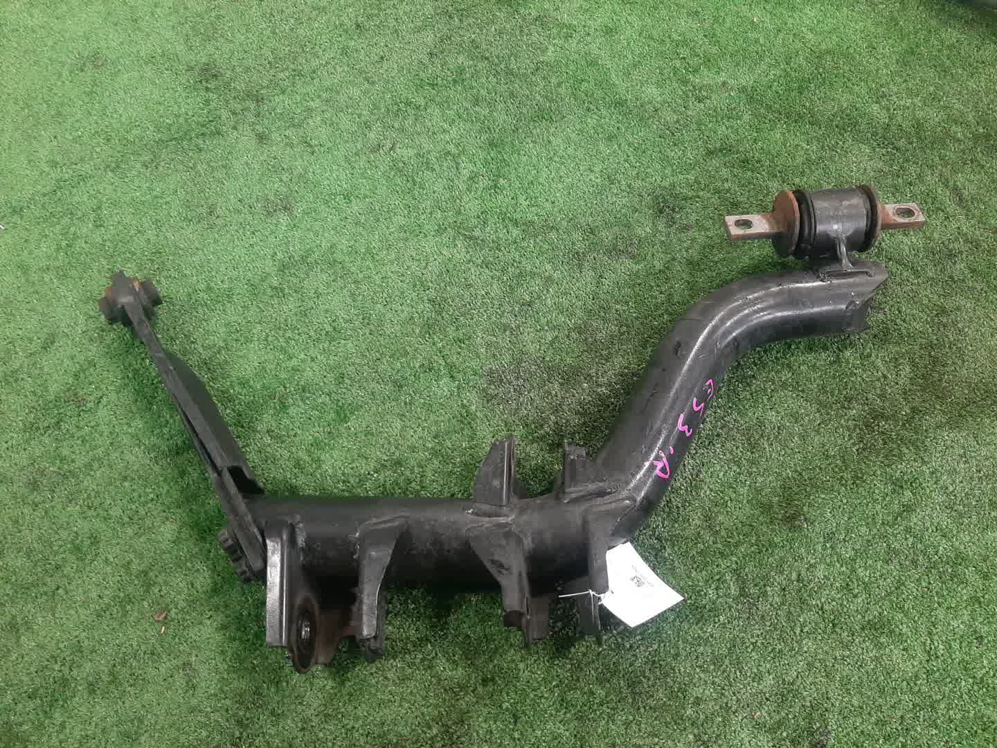 Рычаг правый задний HONDA CIVIC FERIO ES3 D17A 1 ракурс
