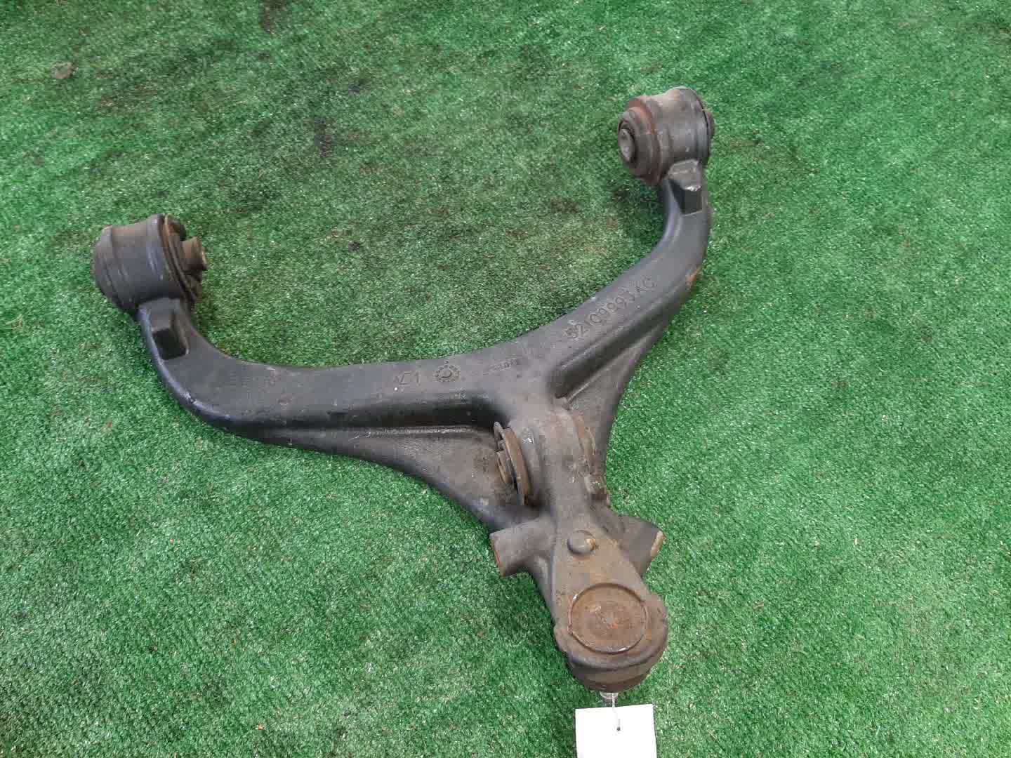 Рычаг левый передний JEEP CHEROKEE KK 1 ракурс Рычаг левый передний JEEP CHEROKEE KK 1 ракурс