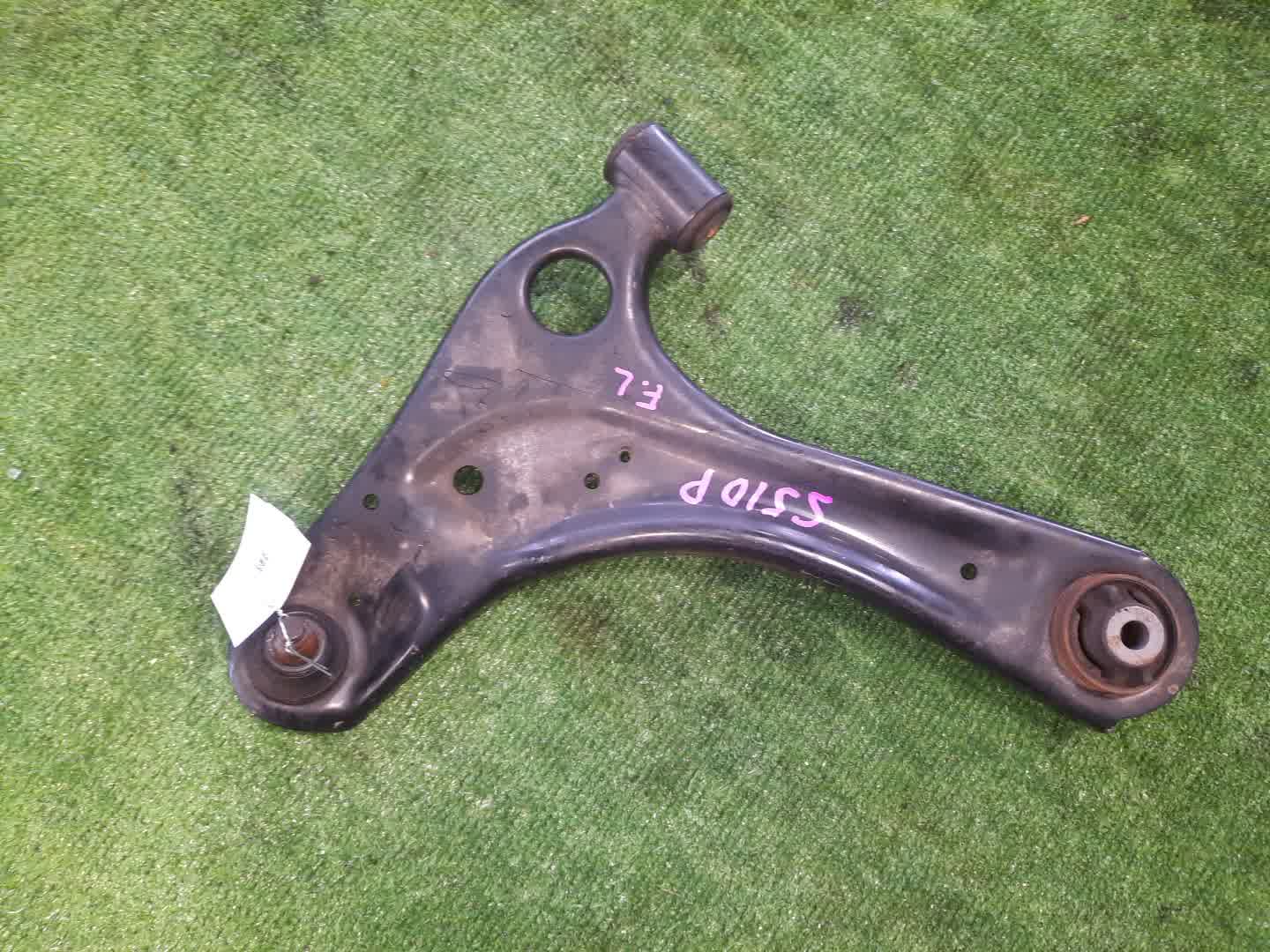 Рычаг левый передний DAIHATSU HIJET TRUCK, PIXIS TRUCK, SAMBAR TRUCK S510P, S510U, S510J KF 1 ракурс