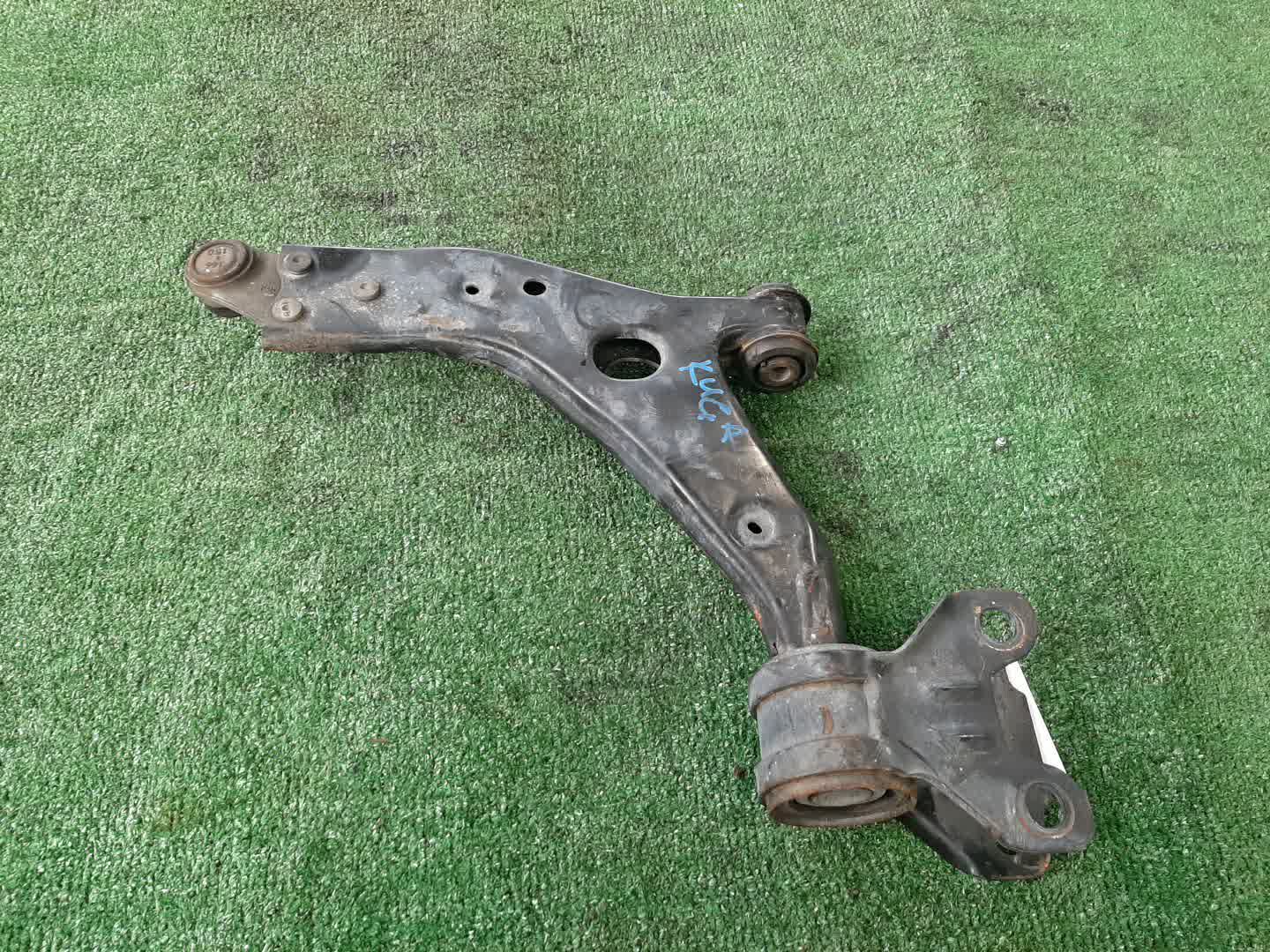 Рычаг правый передний FORD KUGA CBS M9MA 2 ракурс