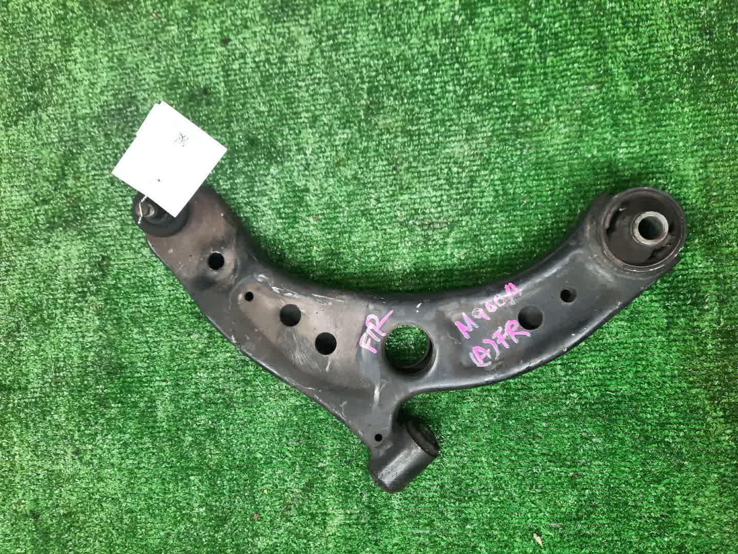 Рычаг правый передний TOYOTA THOR, JUSTY, TANK, ROOMY M910S, M900S, M900F, M910F, M910A, M900A 1KR-VET 1 ракурс