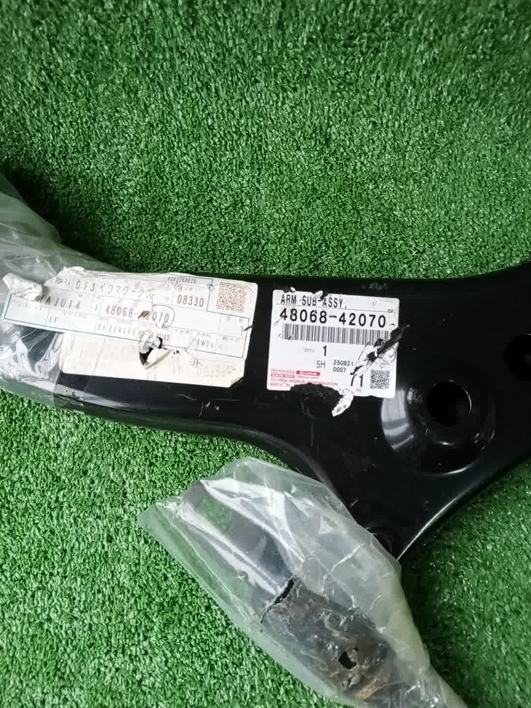 Рычаг правый передний TOYOTA RAV4 MXAA52 48068-42070 2 ракурс