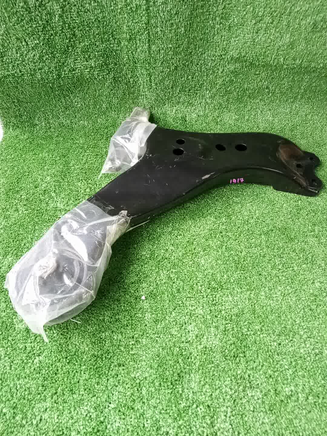 Рычаг правый передний TOYOTA RAV4 MXAA52 48068-42070 3 ракурс