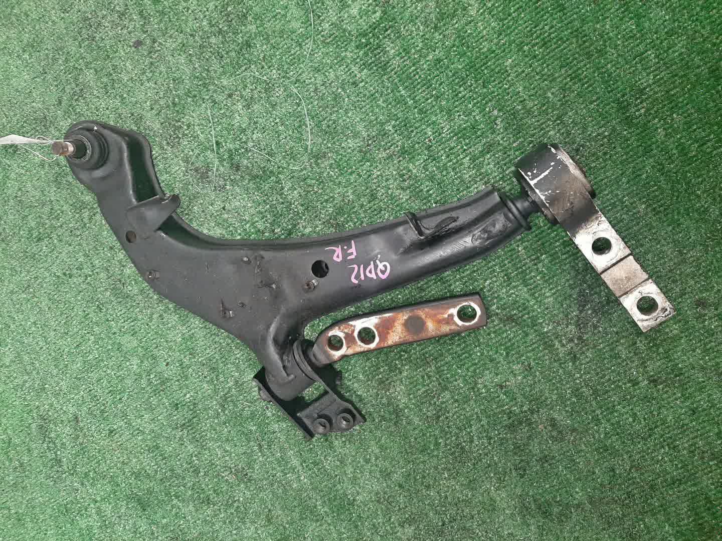 Рычаг правый передний NISSAN PRIMERA P12 QG18DE 1 ракурс