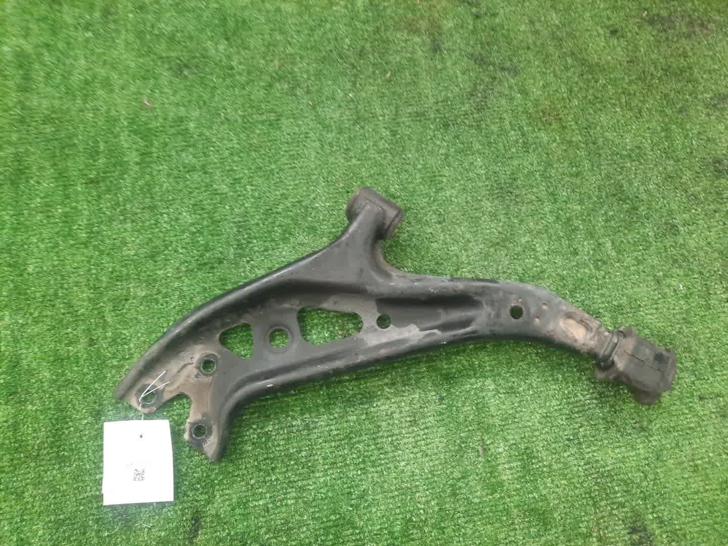 Рычаг левый передний TOYOTA STARLET EP91 4E-FE 1 ракурс