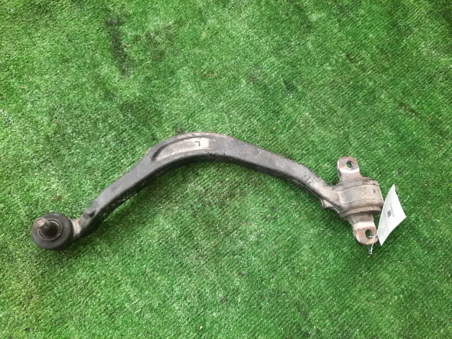 Рычаг левый передний MITSUBISHI GALANT, LEGNUM EA1A, EA7A, EC1A, EC7A, EC3A, EC5A, EA3A, EC1W, EC5W, EA1W, EA3W, EA4W, EC3W, EC4W, EC7W, EA5W, EA7W 4G93 1 ракурс Рычаг левый передний MITSUBISHI GALANT, LEGNUM EA1A, EA7A, EC1A, EC7A, EC3A, EC5A, EA3A, EC1W, EC5W, EA1W, EA3W, EA4W, EC3W, EC4W, EC7W, EA5W, EA7W 4G93 1 ракурс