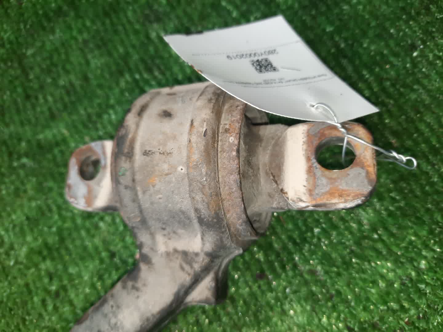 Рычаг левый передний MITSUBISHI GALANT, LEGNUM EA1A, EA7A, EC1A, EC7A, EC3A, EC5A, EA3A, EC1W, EC5W, EA1W, EA3W, EA4W, EC3W, EC4W, EC7W, EA5W, EA7W 4G93 3 ракурс