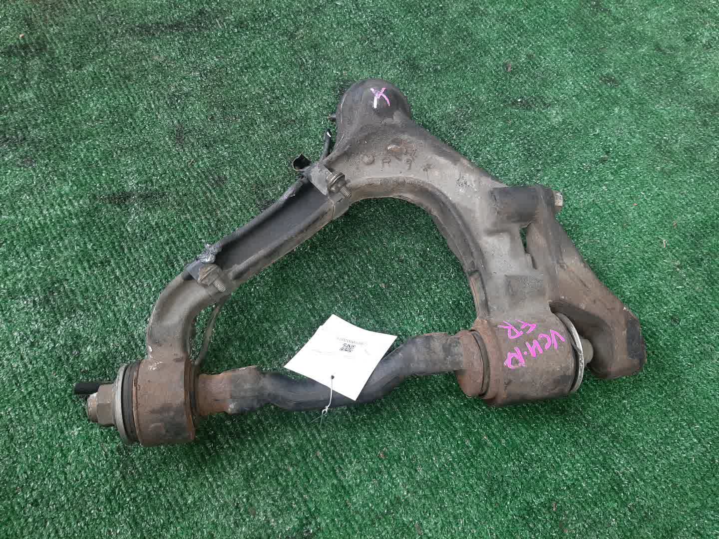 Рычаг правый передний TOYOTA GRANVIA VCH10W 5VZ-FE 1 ракурс