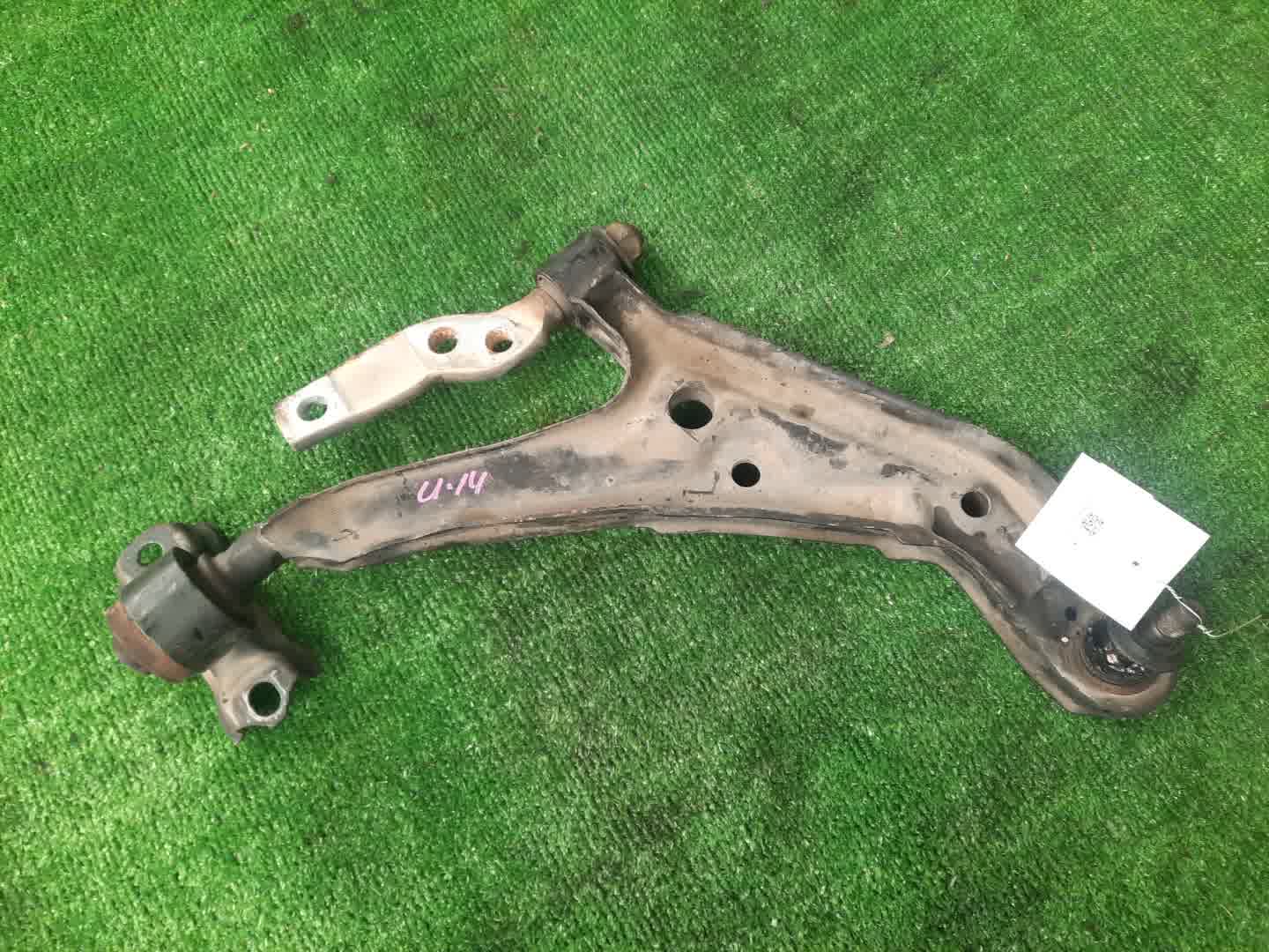 Рычаг правый передний NISSAN BLUEBIRD, PRIMERA SU14, QU14, HU14, EU14, P11, WP11, QP11, HP11, WQP11, WHP11 CD20E, QG18DE, QG18DD, SR20DE, SR20VE, SR18DE 1 ракурс