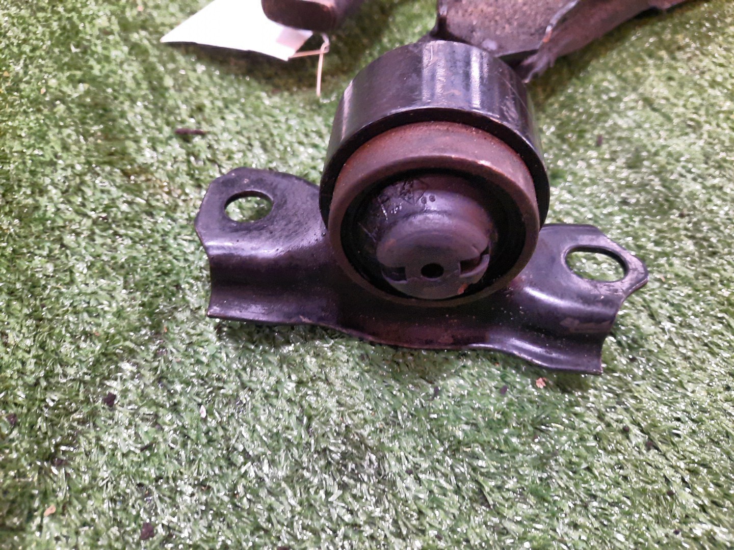 Рычаг правый передний NISSAN BLUEBIRD, PRIMERA SU14, QU14, HU14, EU14, P11, WP11, QP11, HP11, WQP11, WHP11 CD20E, QG18DE, QG18DD, SR20DE, SR20VE, SR18DE 3 ракурс