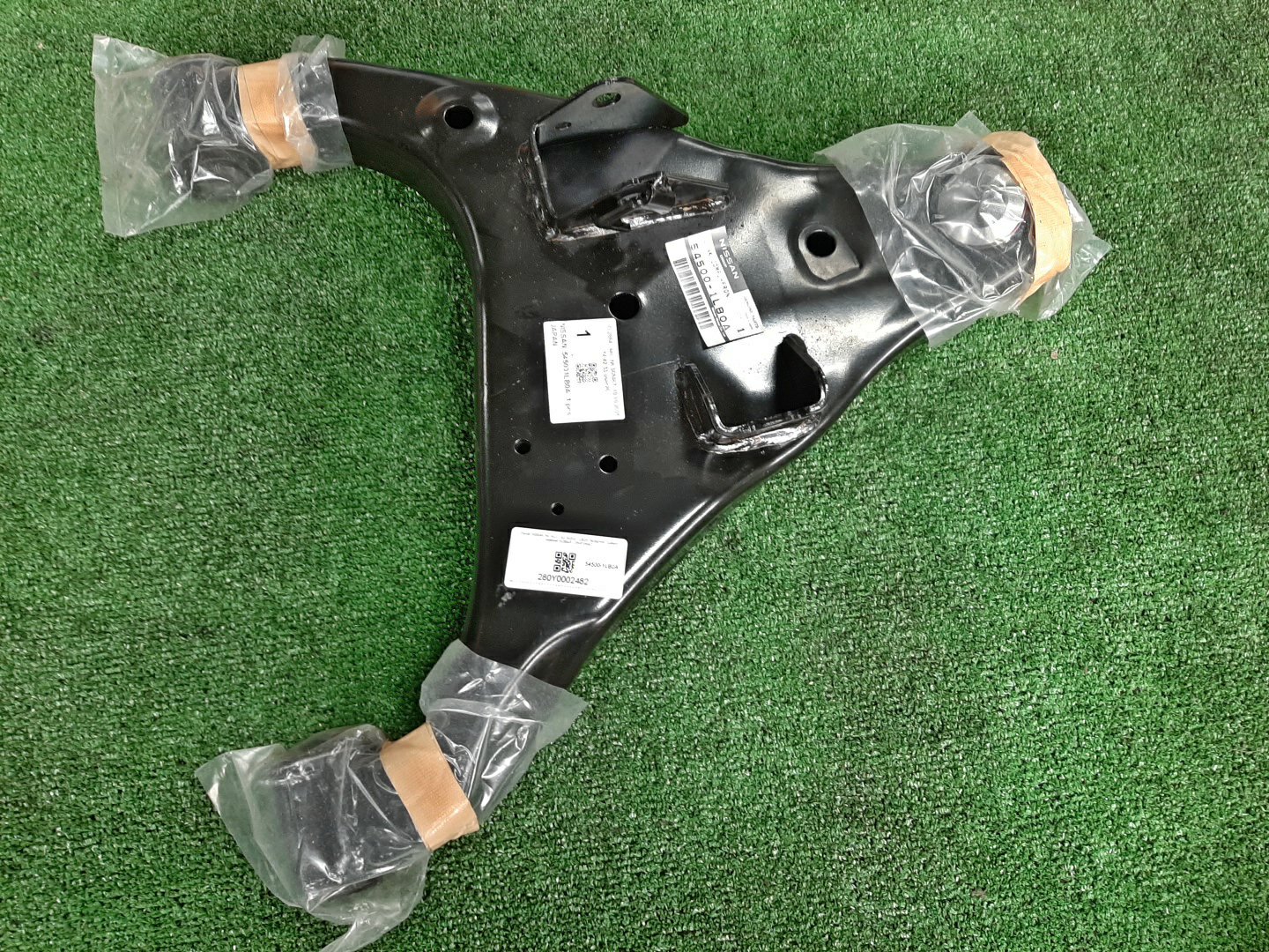 Рычаг правый передний NISSAN PATROL Y62 54500-1LB0A 1 ракурс Рычаг правый передний NISSAN PATROL Y62 54500-1LB0A 1 ракурс