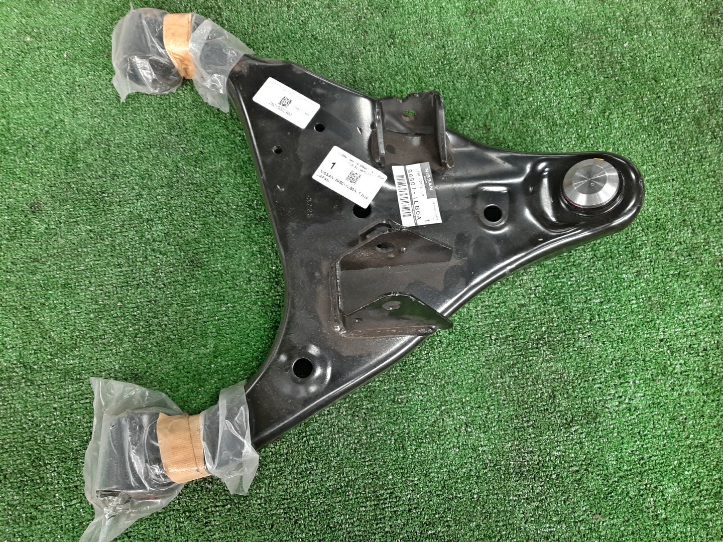 Рычаг левый передний NISSAN PATROL Y62 54501-1LB0A 1 ракурс Рычаг левый передний NISSAN PATROL Y62 54501-1LB0A 1 ракурс