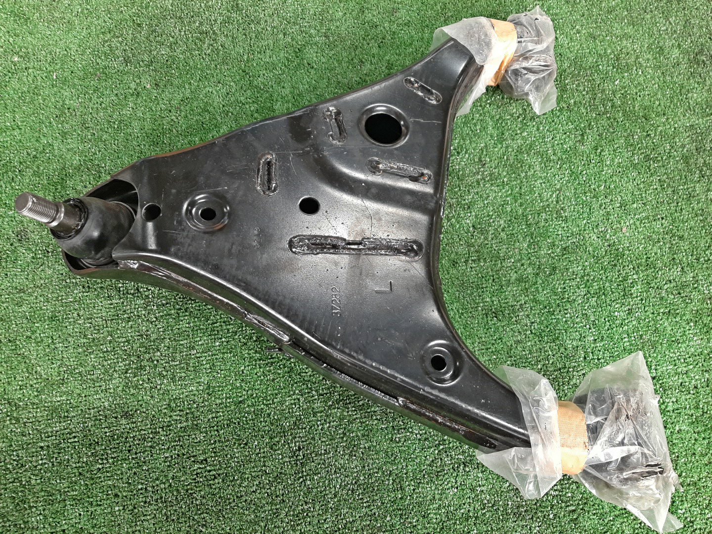Рычаг левый передний NISSAN PATROL Y62 54501-1LB0A 2 ракурс Рычаг левый передний NISSAN PATROL Y62 54501-1LB0A 2 ракурс