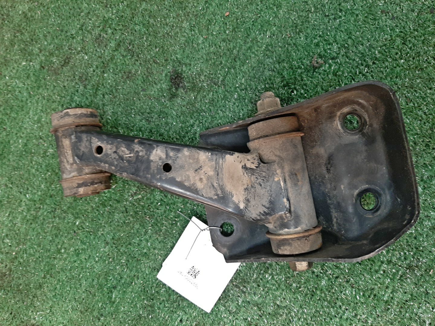 Рычаг левый передний NISSAN BLUEBIRD, PRIMERA SU14, QU14, HU14, EU14, P11, WP11, QP11, HP11, WQP11, WHP11 CD20E, QG18DE, QG18DD, SR20DE, SR20VE, SR18DE 2 ракурс