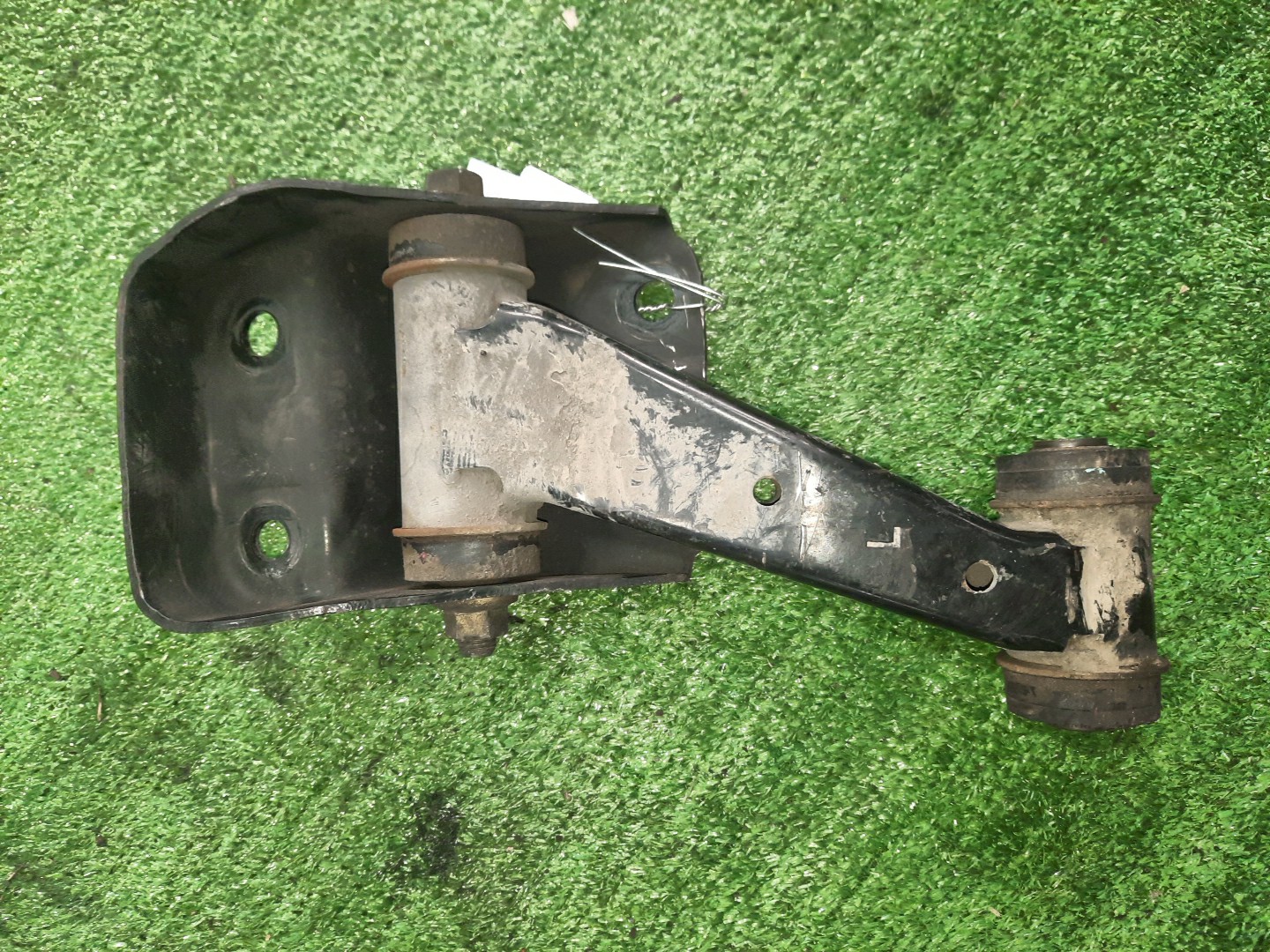 Рычаг левый передний NISSAN BLUEBIRD, PRIMERA SU14, QU14, HU14, EU14, P11, WP11, QP11, HP11, WQP11, WHP11 CD20E, QG18DE, QG18DD, SR20DE, SR20VE, SR18DE 2 ракурс