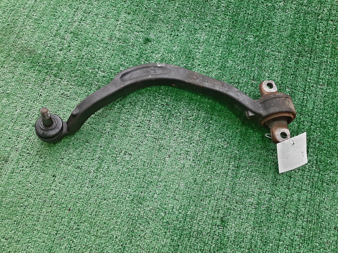 Рычаг левый передний MITSUBISHI GALANT, LEGNUM EA1A, EA7A, EC1A, EC7A, EC3A, EC5A, EA3A, EC1W, EC5W, EA1W, EA3W, EA4W, EC3W, EC4W, EC7W, EA5W, EA7W 4G93 1 ракурс Рычаг левый передний MITSUBISHI GALANT, LEGNUM EA1A, EA7A, EC1A, EC7A, EC3A, EC5A, EA3A, EC1W, EC5W, EA1W, EA3W, EA4W, EC3W, EC4W, EC7W, EA5W, EA7W 4G93 1 ракурс